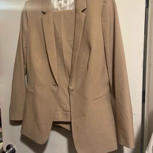 Tahari Arthur S. Levine pant suit